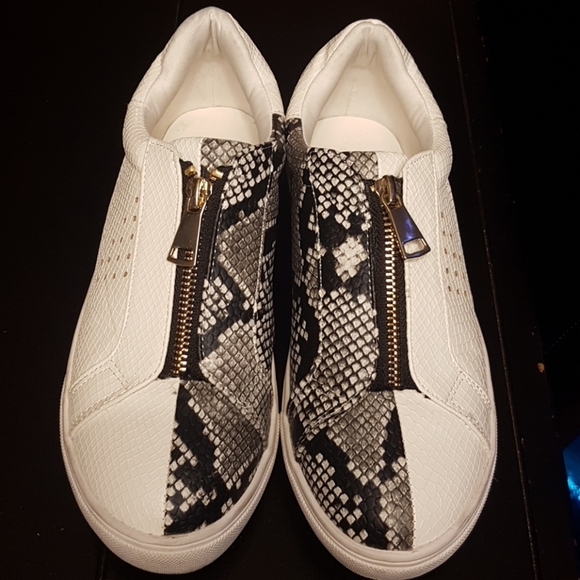 Snake-skin print, zip-up sneakers